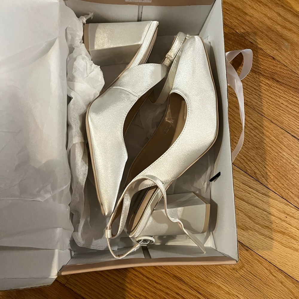 David's Bridal Ivory Satin Heels